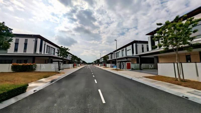 Rumah Berkembar untuk Dijual di Telok Panglima Garang (Selangor) - Rashidah Juremi - Exterior - PropertyGuru.com.my