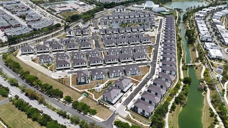 Rumah Berkembar untuk Dijual di Telok Panglima Garang (Selangor) - Rashidah Juremi - Exterior - PropertyGuru.com.my