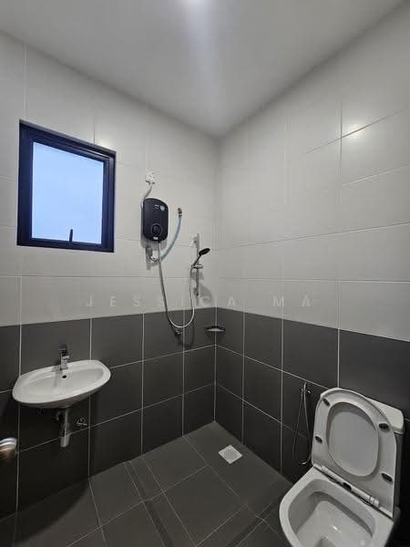 Rumah Teres 2-Tingkat untuk Disewa di Iskandar Puteri (Nusajaya) (Johor) - Jessica Ma - Bathroom - PropertyGuru.com.my