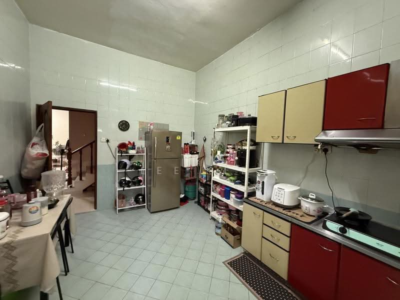 Rumah Teres 2-Tingkat untuk Dijual di Sri Medan (Yong Peng) - Lee Kee - Kitchen - PropertyGuru.com.my