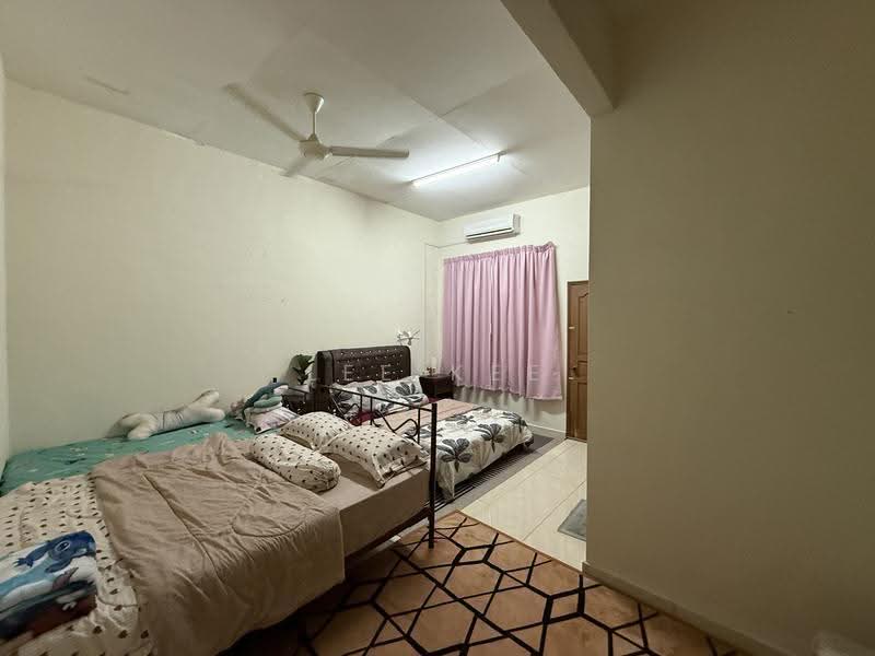 Rumah Teres 2-Tingkat untuk Dijual di Sri Medan (Yong Peng) - Lee Kee - Bedroom - PropertyGuru.com.my