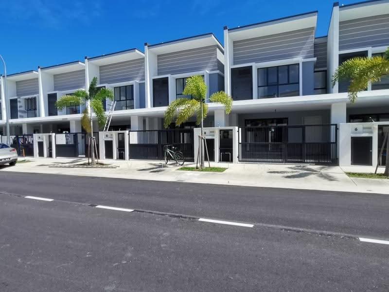 2-storey Terraced House for Sale in Bandar Rimbayu (Telok Panglima Garang) - Evelyn Lim - Exterior - PropertyGuru.com.my