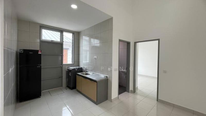 Rumah Teres untuk Disewa di Bandar Putra Kulai (Kulai) - Eve Pang - Kitchen - PropertyGuru.com.my