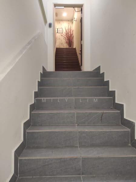 Kilang Teres untuk Dijual di Shah Alam (Selangor) - Emily Lim - Corridor - PropertyGuru.com.my