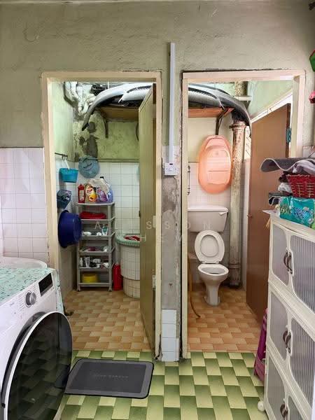 Apartment for Sale at Taman Kampar - Alisson Chew - Bathroom - PropertyGuru.com.my