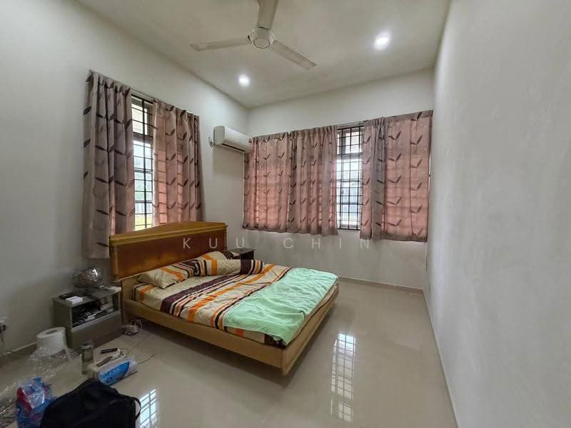 Rumah Teres 1-Tingkat untuk Dijual di Taman Perling (Perling) - Kuu Chin - Bedroom - PropertyGuru.com.my