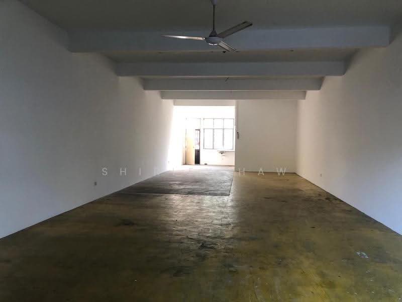 Shop / Office for Rent in Taman Molek (Johor Bahru) - Shirley Haw - Interior - PropertyGuru.com.my