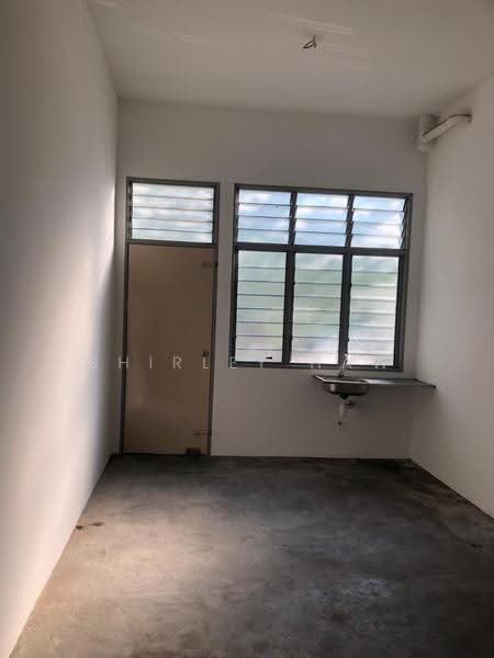 Shop / Office for Rent in Taman Molek (Johor Bahru) - Shirley Haw - Interior - PropertyGuru.com.my