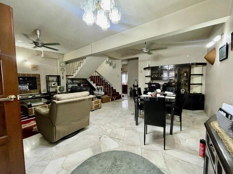 2-storey Terraced House for Sale in Taman Pandan Indah (Ampang) - Fikri Yasmin - Living Room - PropertyGuru.com.my