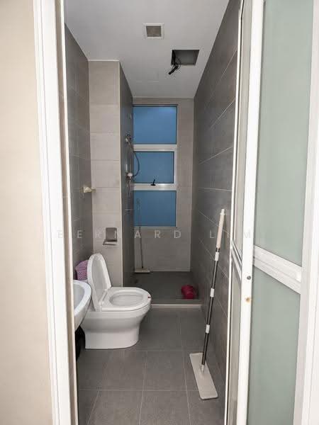 Kediaman Servis untuk Dijual di D'carlton (Residensi Seri Mega) - Bernard Lim - Bathroom - PropertyGuru.com.my