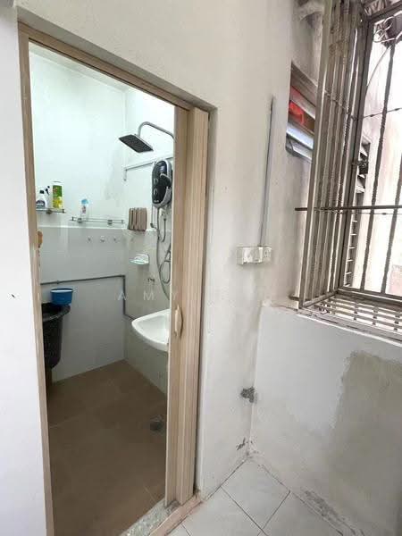 Rumah Flat untuk Dijual di Grandview Heights - Amy Toh - Laundry - PropertyGuru.com.my