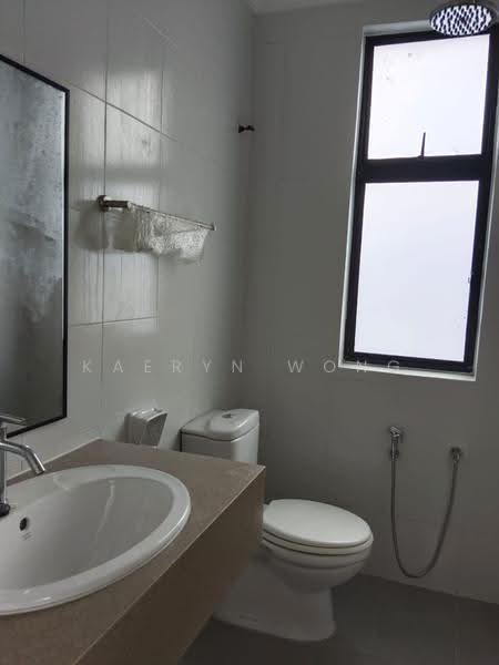 Townhouse for Sale in Bandar Tun Hussein Onn (Cheras) - Kaeryn Wong - Bathroom - PropertyGuru.com.my