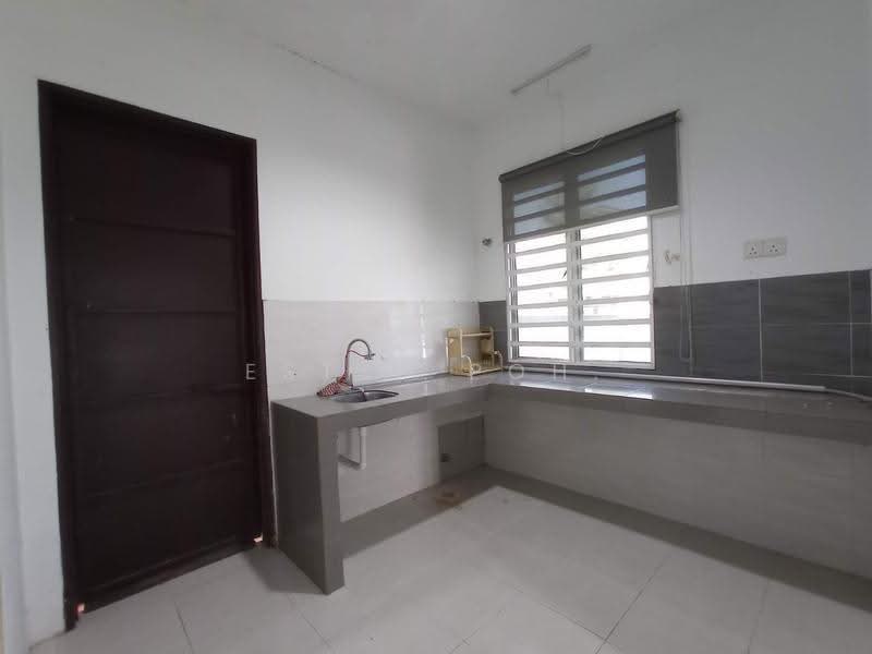 Rumah Teres 2-Tingkat untuk Disewa di Senawang (Negeri Sembilan) - Ester Poh. - Kitchen - PropertyGuru.com.my
