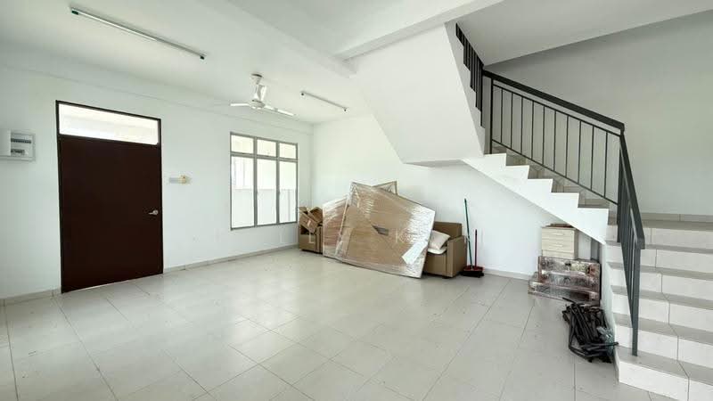 Rumah Teres 2-Tingkat untuk Dijual di Taman Scientex Rawang (Rawang) - Kelly Kok - Living Room - PropertyGuru.com.my