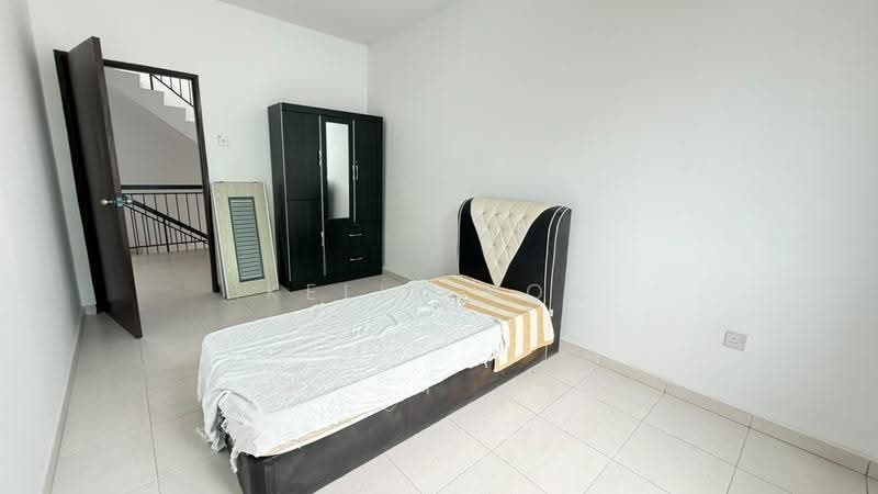 Rumah Teres 2-Tingkat untuk Dijual di Taman Scientex Rawang (Rawang) - Kelly Kok - Bedroom - PropertyGuru.com.my