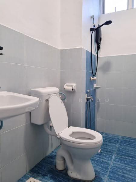 Pangsapuri untuk Disewa di Indah Court Apartment - Joanne Ngoo - Bathroom - PropertyGuru.com.my