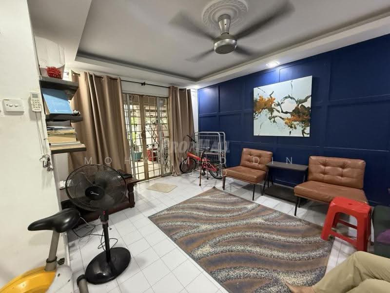 2-storey Terraced House for Sale in Seksyen 19 (Shah Alam) - Mohammad Din Majid - Living Room - PropertyGuru.com.my