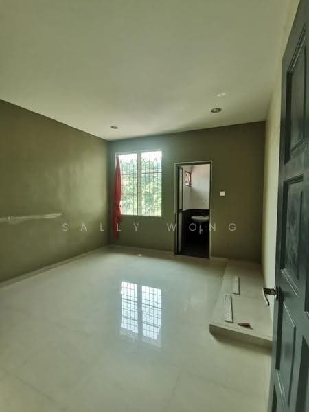 Semi-Detached House for Sale in Taman Universiti Indah (Seri Kembangan) - Sally Wong - Interior - PropertyGuru.com.my