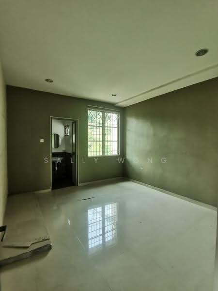 Semi-Detached House for Sale in Taman Universiti Indah (Seri Kembangan) - Sally Wong - Bathroom - PropertyGuru.com.my