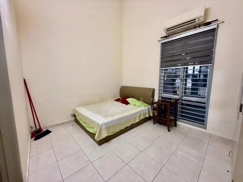 Rumah Berkembar untuk Dijual di Telok Panglima Garang (Selangor) - Mohd Hazlan bin Mohd Sopi - Bedroom - PropertyGuru.com.my