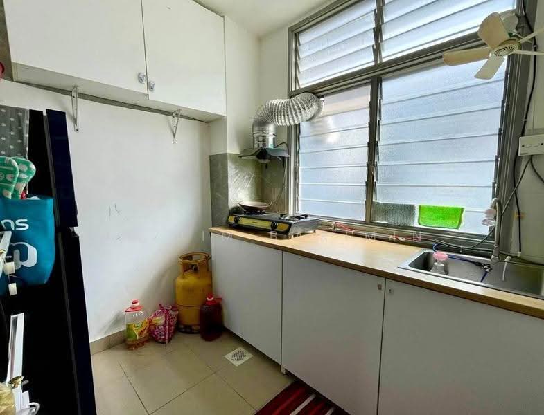 Townhouse for Sale in Taman Adda Heights (Tebrau) - Arzaim Barimin - Kitchen - PropertyGuru.com.my
