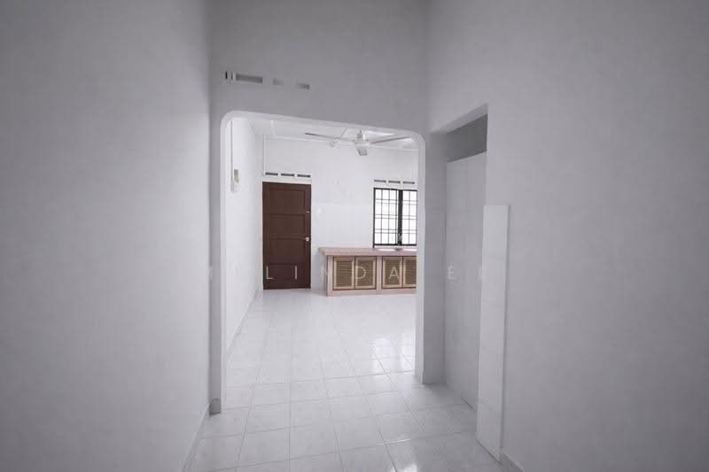 1-storey Terraced House for Sale in Taman Aman (Senai) - Melinda Ee - Kitchen - PropertyGuru.com.my