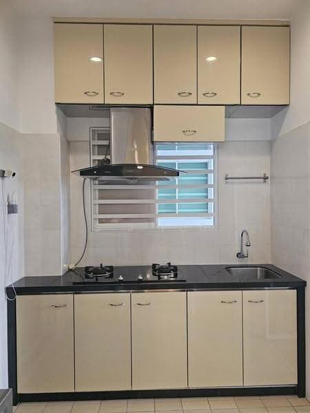 Kondominium untuk Dijual di I-Regency Condominium (Ideal Regency) - S J Foo - Kitchen - PropertyGuru.com.my