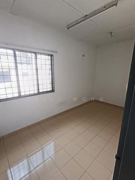 2-storey Terraced House for Sale in Taman Bukit Serdang (Seri Kembangan) - Sally Wong - Interior - PropertyGuru.com.my