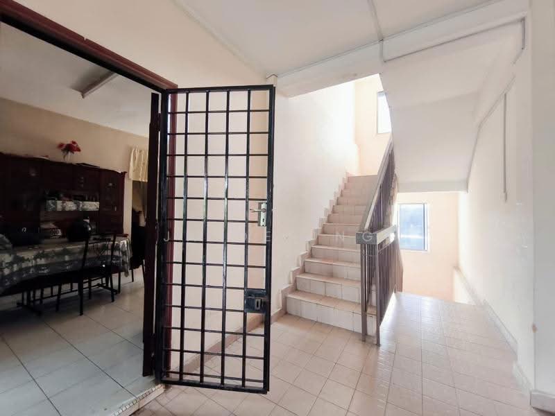Condominium for Sale at Selesa Puteri Condominium - Jayden Ng - Entrance - PropertyGuru.com.my