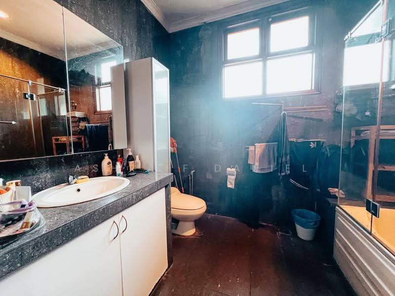 Semi-Detached House for Sale in Ampang Jaya (Ampang) - Ashraff Daniel - Bathroom - PropertyGuru.com.my