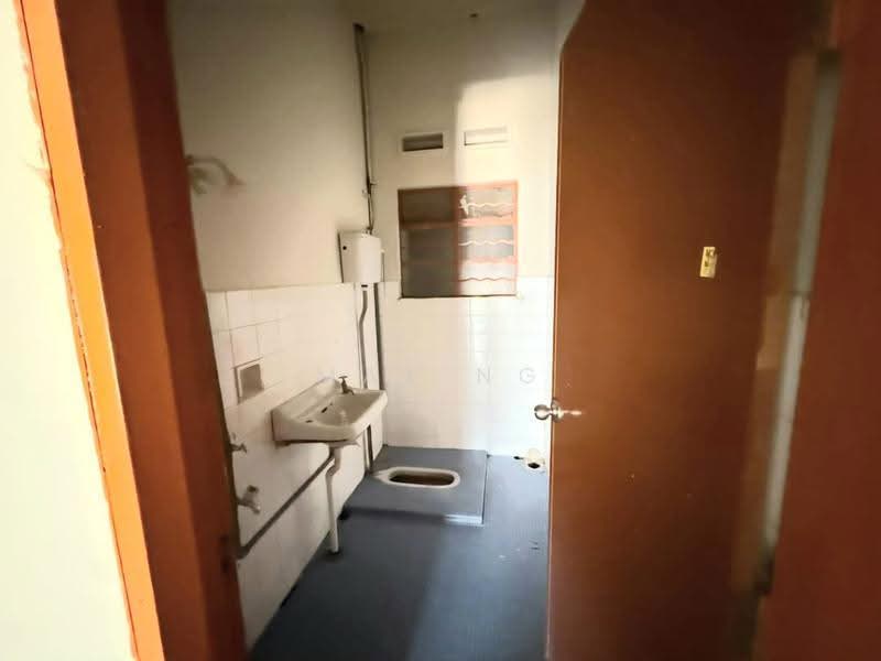 Rumah Berkembar untuk Disewa di Taman Abad (Johor Bahru) - Max Ng - Bathroom - PropertyGuru.com.my