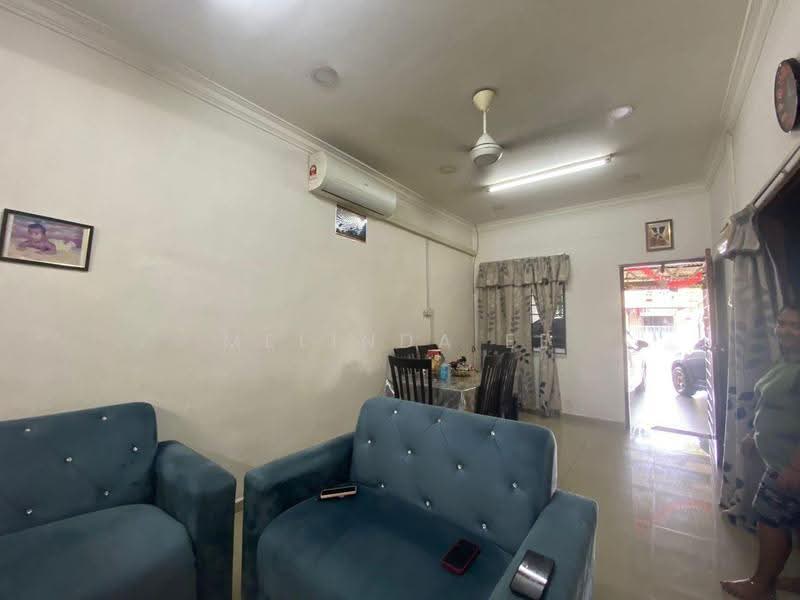 1-storey Terraced House for Sale in Taman Aman (Senai) - Melinda Ee - Living Room - PropertyGuru.com.my