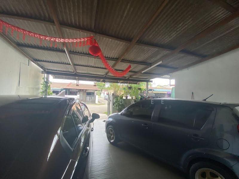 1-storey Terraced House for Sale in Taman Aman (Senai) - Melinda Ee - Car Park - PropertyGuru.com.my