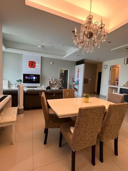 Kondominium untuk Dijual di I-Regency Condominium (Ideal Regency) - S J Foo - Living Room - PropertyGuru.com.my