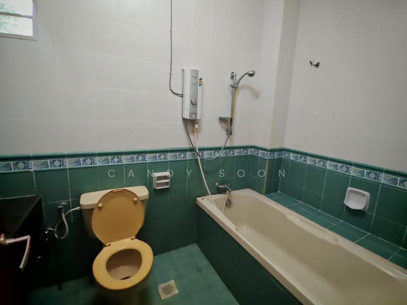 2-storey Terraced House for Sale in Taman Suria (Bandar Sungai Long) - Candy Soon - Bathroom - PropertyGuru.com.my