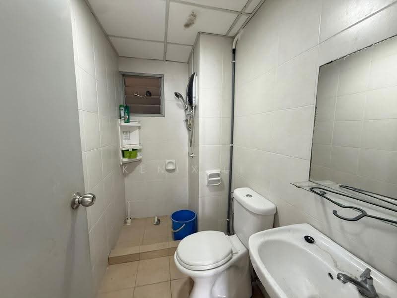 Kediaman Servis untuk Disewa di Main Place Residence - Kenix Lee - Bathroom - PropertyGuru.com.my