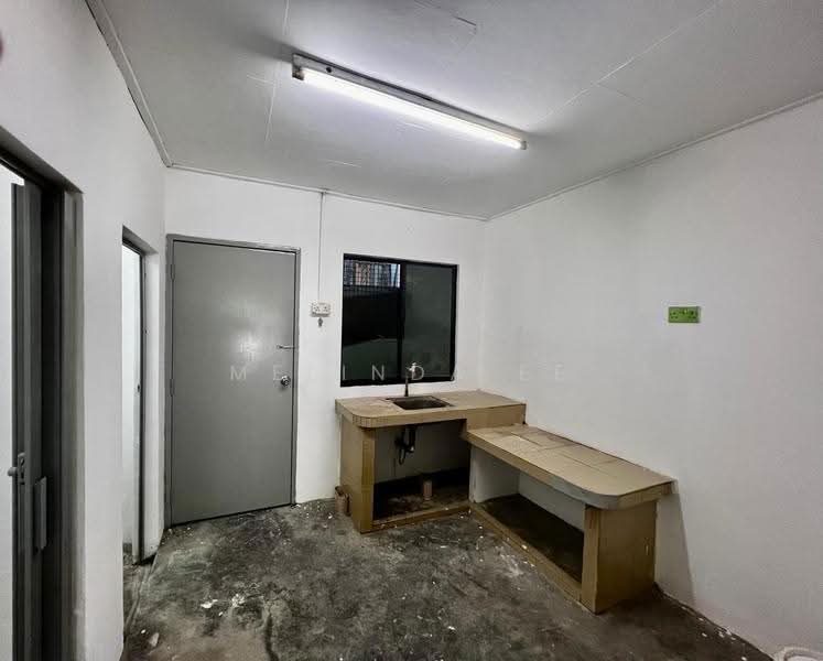 Rumah Teres 2-Tingkat untuk Dijual di Taman Muhibbah (Senai) - Melinda Ee - Kitchen - PropertyGuru.com.my