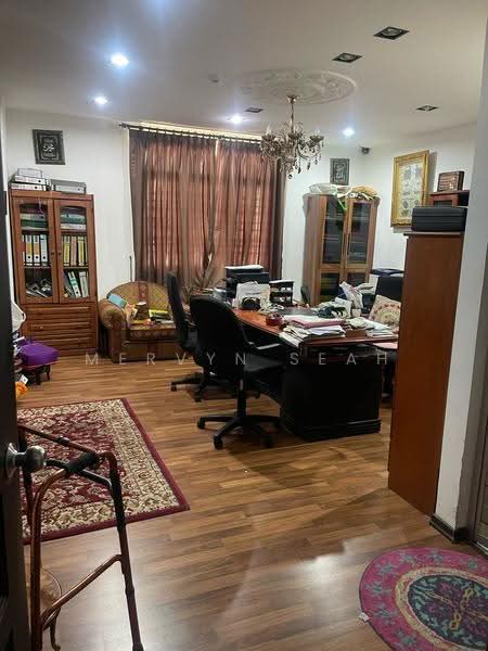 Rumah Berkembar untuk Dijual di Pulau Tikus (Penang) - Mervyn Seah - Study - PropertyGuru.com.my