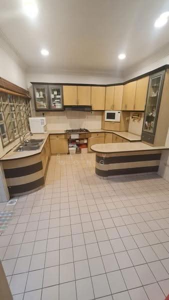 Semi-Detached House for Sale in Taman Sungai Besi Indah (Seri Kembangan) - Sally Wong - Kitchen - PropertyGuru.com.my