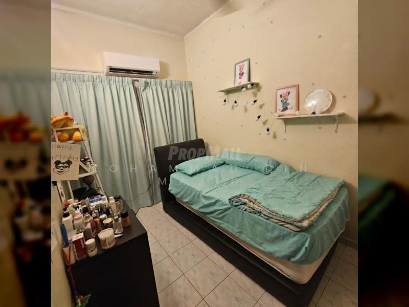 2-storey Terraced House for Sale in Putra Heights (Subang Jaya) - Mohammad Din Majid - Bedroom - PropertyGuru.com.my