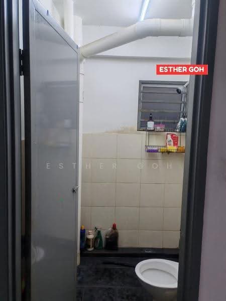 Pangsapuri untuk Dijual di Pangsapuri Suria 1 Batu Kawan - Esther Goh - Bathroom - PropertyGuru.com.my