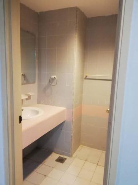 Kondominium untuk Dijual di Country Tower Condominium - Bernard Lim - PropertyGuru.com.my
