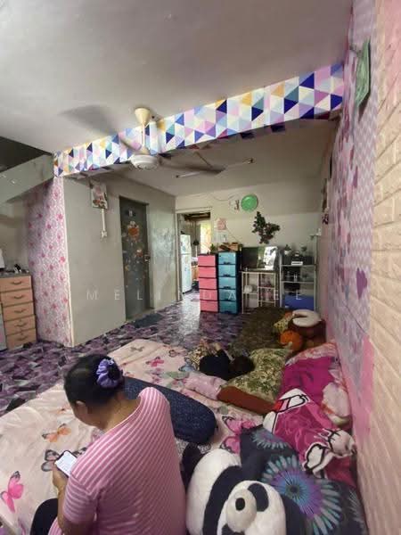 Rumah Teres 2-Tingkat untuk Dijual di Taman Muhibbah (Senai) - Melinda Ee - Living Room - PropertyGuru.com.my