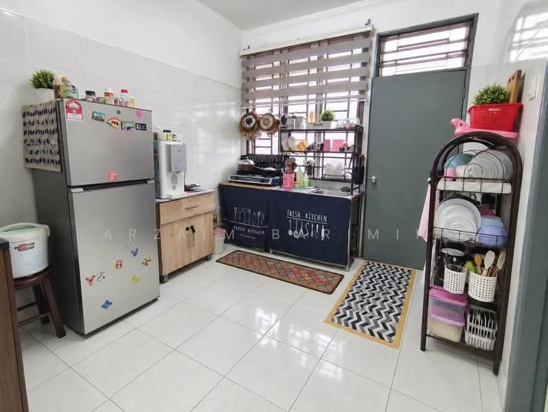 Terraced House for Sale in Senai (Kulai) - Arzaim Barimin - Kitchen - PropertyGuru.com.my