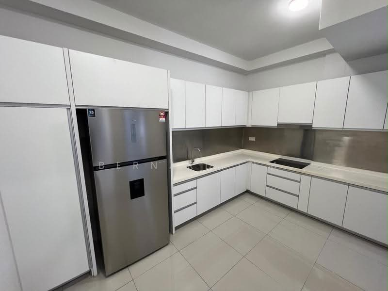 Kondominium untuk Dijual di Meridin Suites @ The Meridin - Bernard Lim - Kitchen - PropertyGuru.com.my