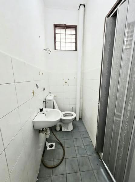 Rumah Teres 2-Tingkat untuk Dijual di Saujana Puchong (Puchong) - YY Wong - Bathroom - PropertyGuru.com.my