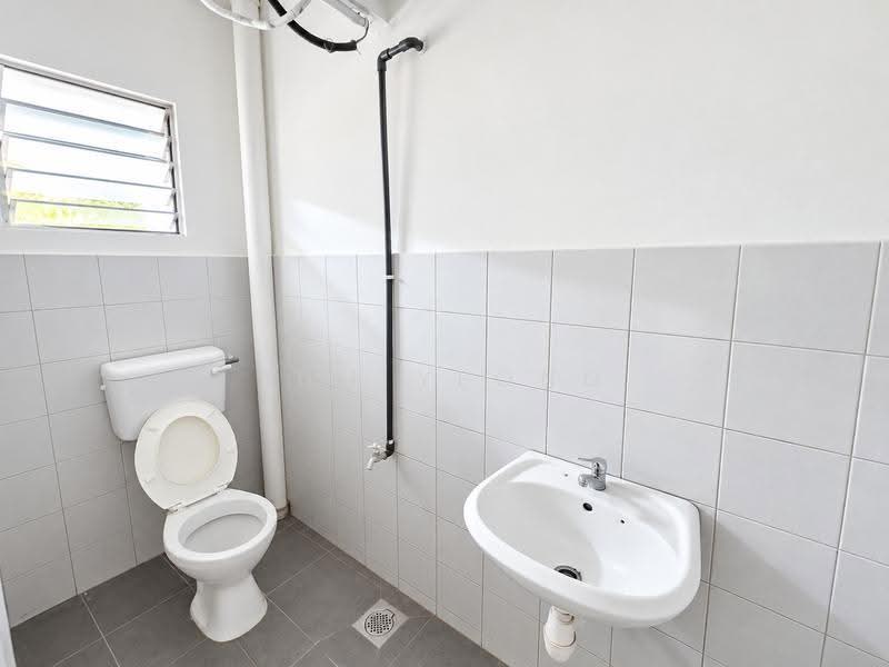Shop for Rent in Kampung Sungai Chua (Kajang) - Sum Yeong - Bathroom - PropertyGuru.com.my