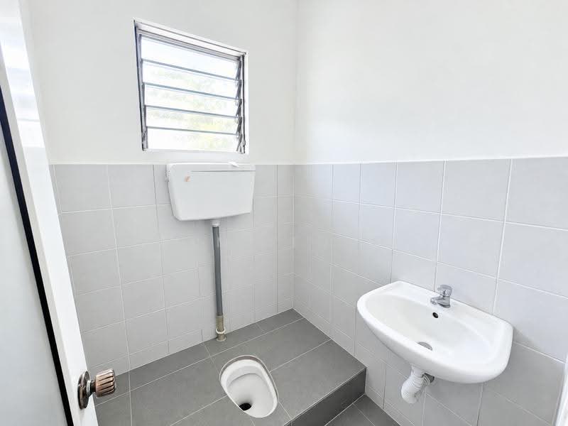 Shop for Rent in Kampung Sungai Chua (Kajang) - Sum Yeong - Bathroom - PropertyGuru.com.my