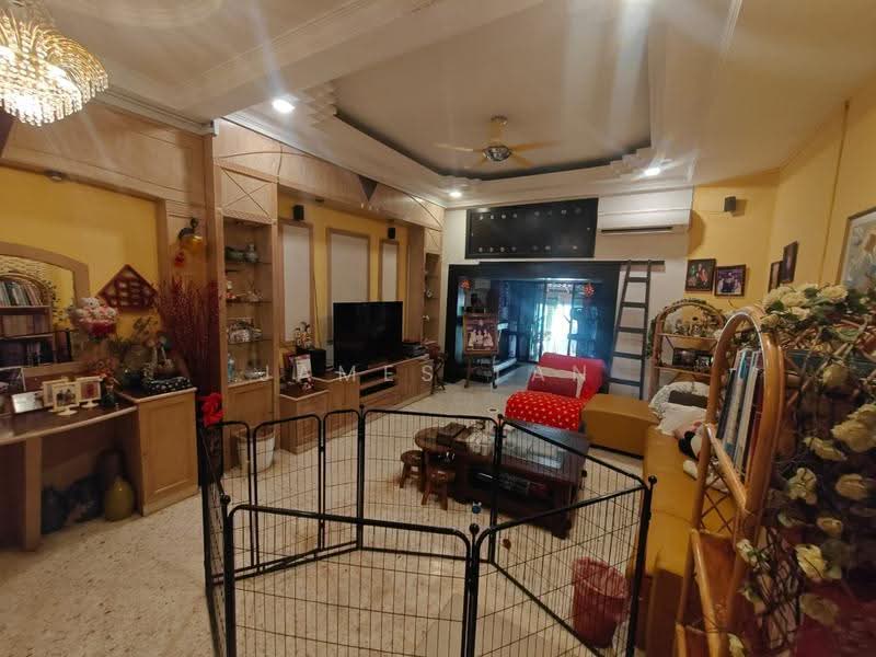 2.5-storey Terraced House for Sale in Taman Melawati (Ulu Kelang) - James Tan - Living Room - PropertyGuru.com.my