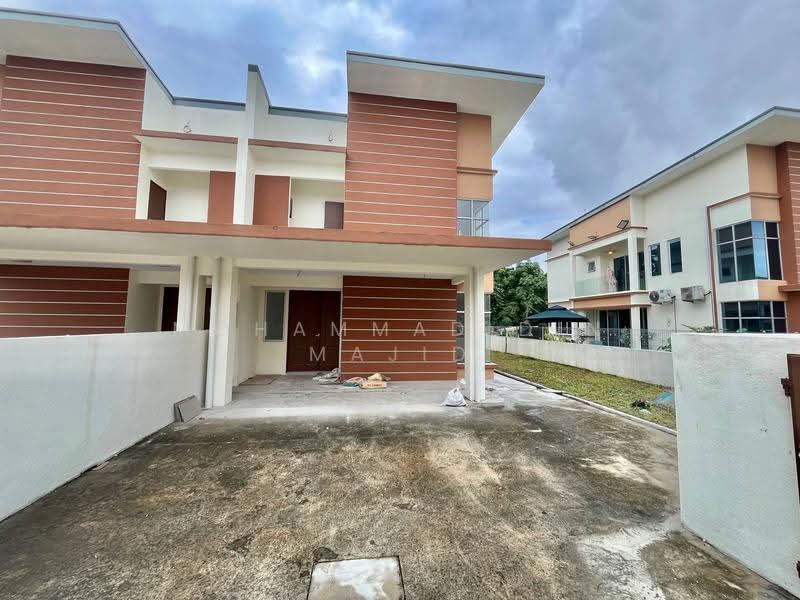Rumah Berkembar untuk Dijual di Shah Alam (Selangor) - Mohammad Din Majid - Exterior - PropertyGuru.com.my